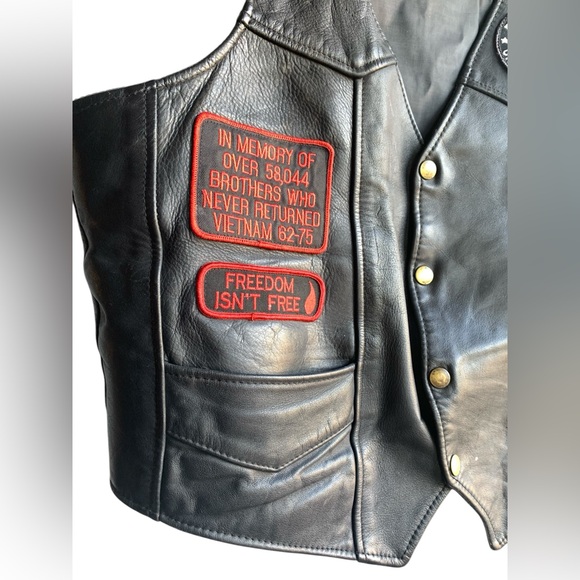 Vintage Mens Black Leather Snap Vest Vietnam War Patches Memorial Prisoner War - Picture 2 of 8
